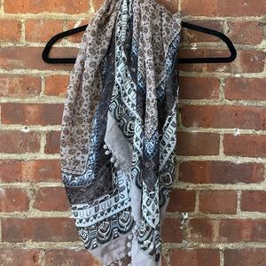 Thin lightweight scarf